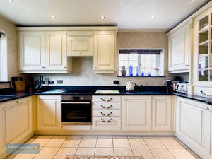 Kitchen- click for photo gallery